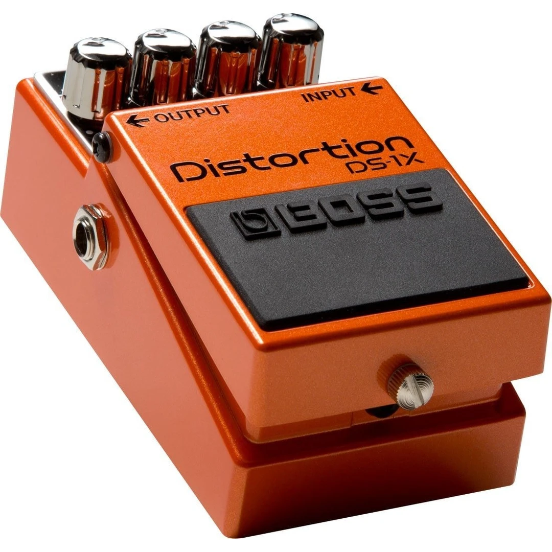 Педаль эффектов Boss DS-1X Distortion